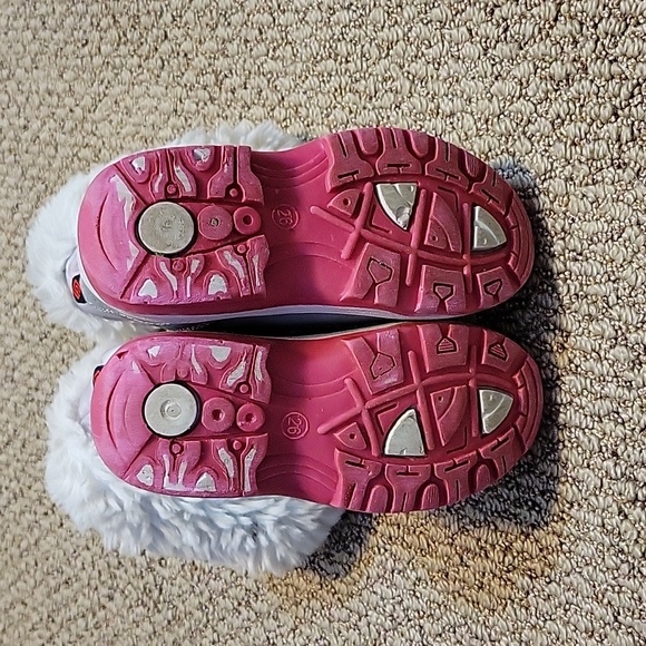 Toddler Size 8 Winter Boots - Picture 3 of 3